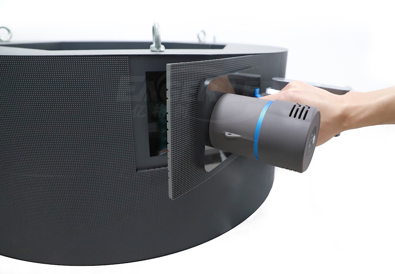 Front-service access on an EA-Flex flexible LED display