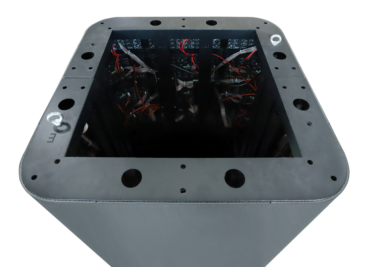 EA3DiP1 four-sided commercial display arrangement